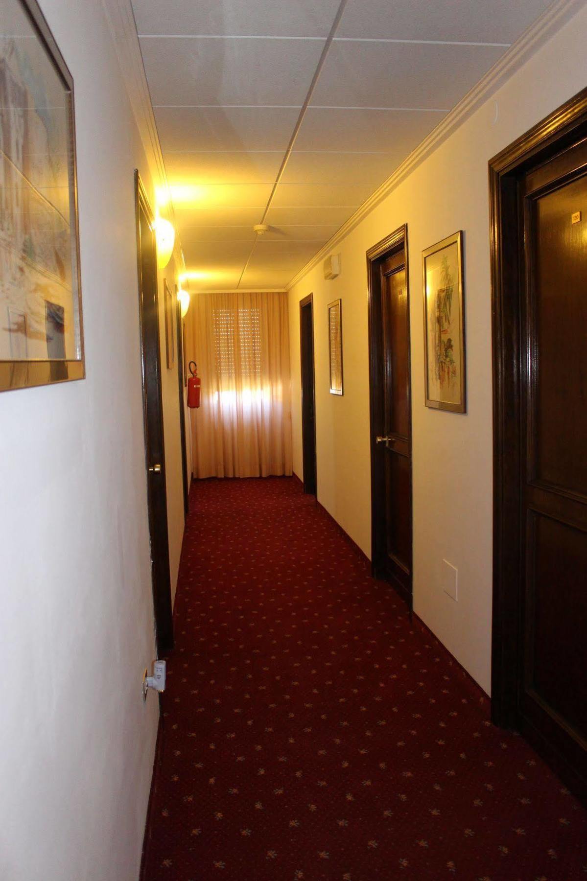 Hotel Pinolo Gubbio Exterior photo